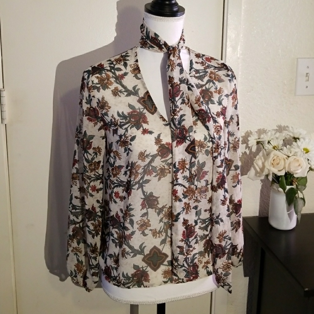 Beautiful women blouse, size S/M